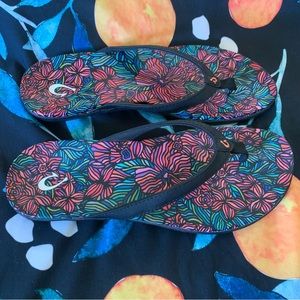 OLUKAI Ho'opio Hau Women's Beach Sandals, Quick-Dry Flip-Flop Slides